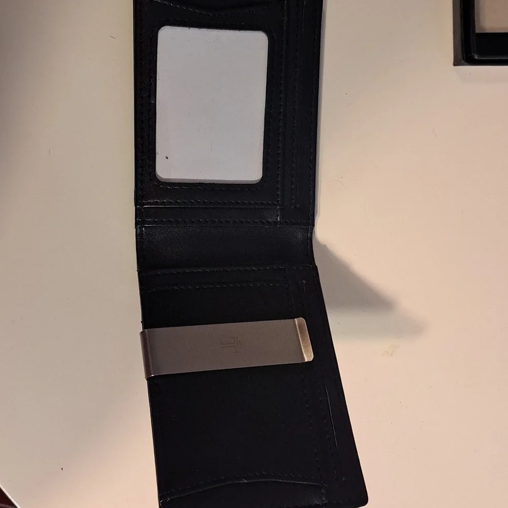 TRAVANDO Mens Slim Wallet with Money Clip SEATTLE RFID Blocking Bifold